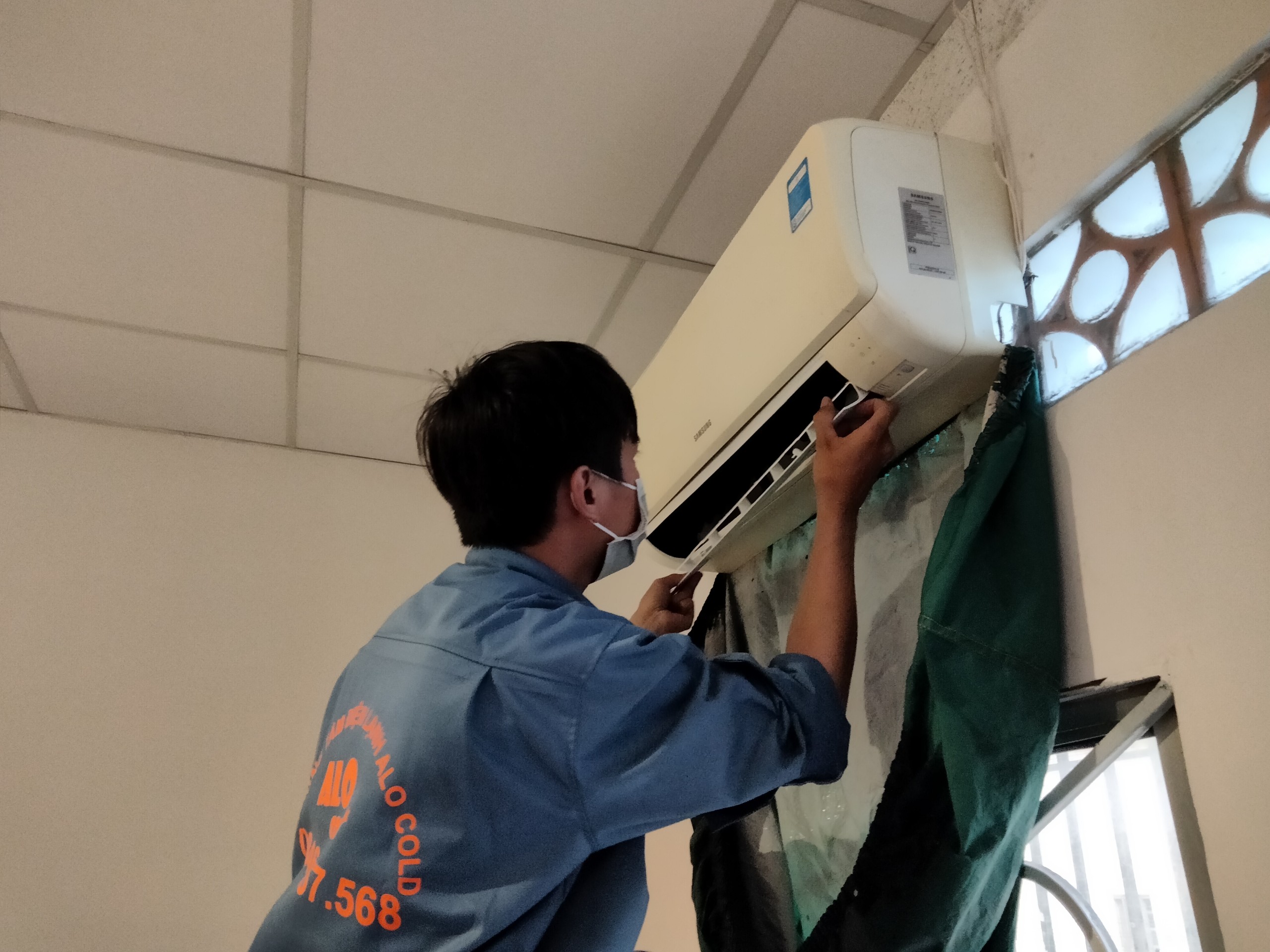 Dịch vụ vệ sinh máy lạnh tại TP.HCM - Trung Tâm Điện Lạnh Alo Cold